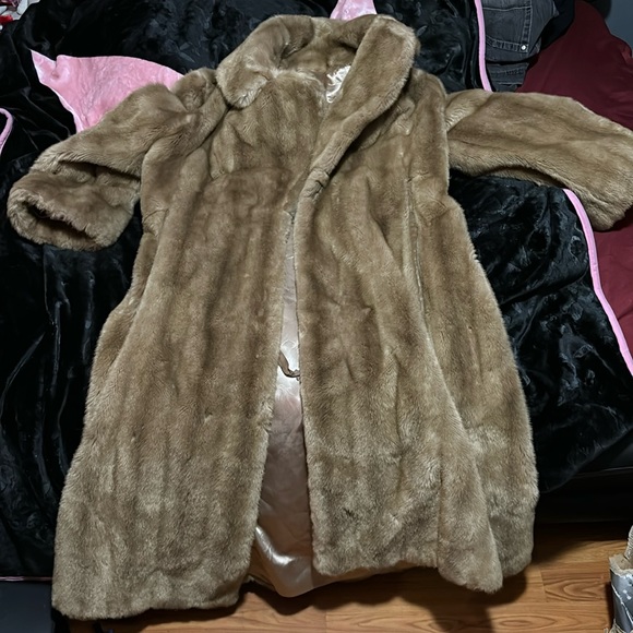Minicara fur coat barley warn like new - Picture 1 of 3